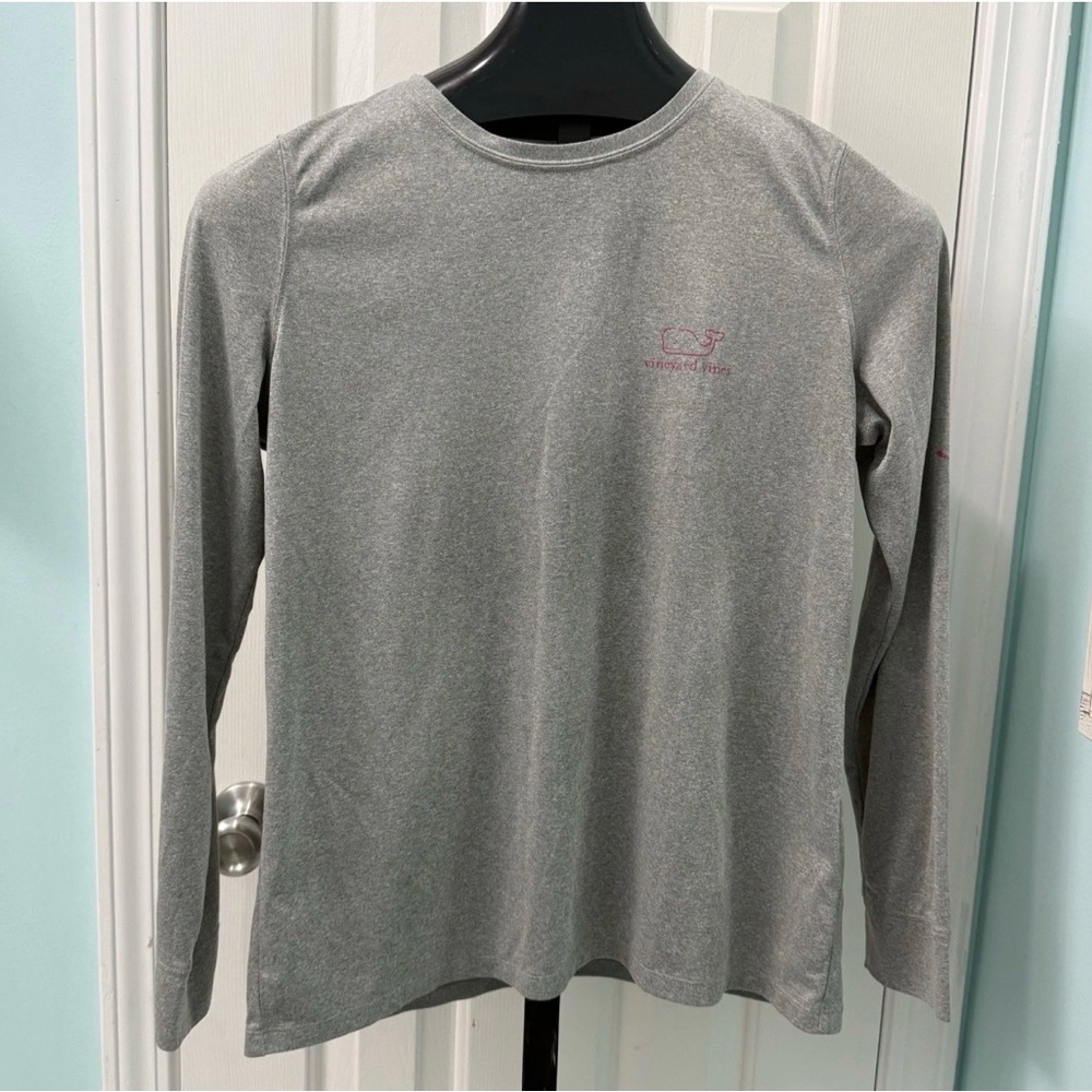 Vineyard Vines Women's Performance Size Medium Gray Long Sleeve Shirt